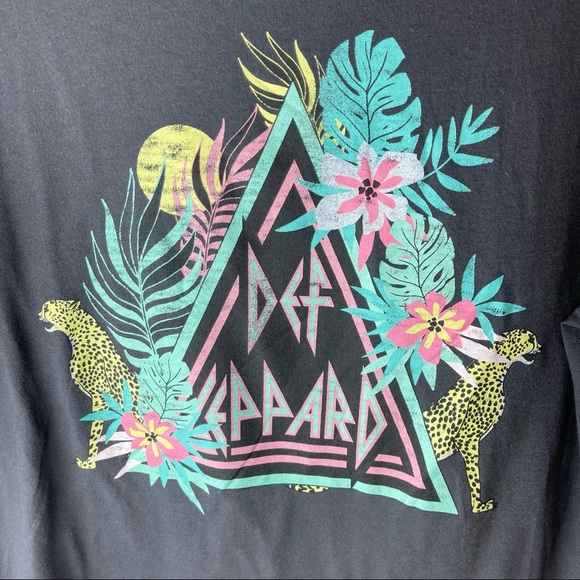 Def Leppard Band Tee Cheetah Triangle Floral Leaf S - Picture 3 of 5
